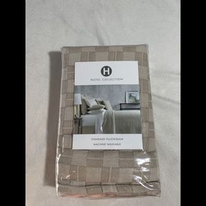 NIB Hotel Collection Diamond Embroidered (1) Standard Pillow Sham‎ Case #257